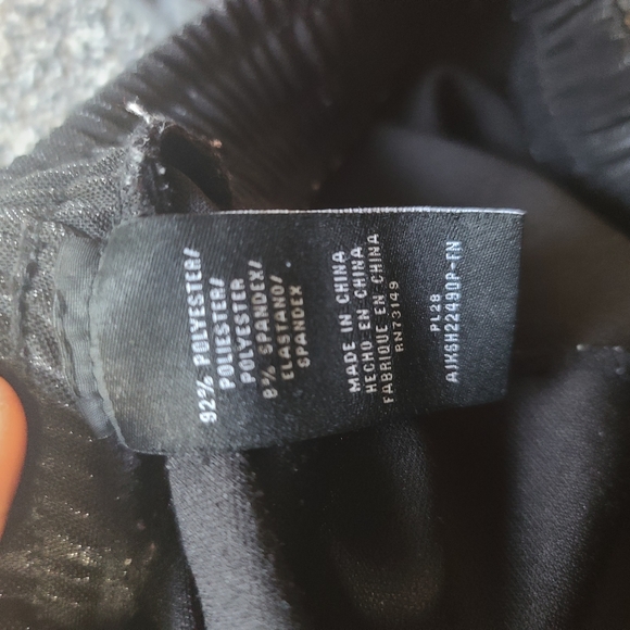 Fashion nova womans sz M crop top/shorts matching sports set black/white - Picture 4 of 4